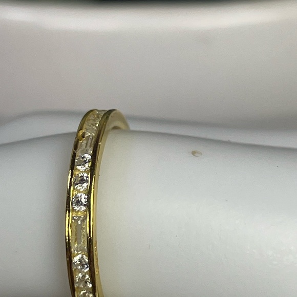 1 CARAT WHITE SAPPHIRE Eternity ring. 14k over silver. - Picture 4 of 10